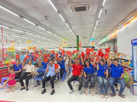 Hưởng ứng cuộc vận động " Người Việt Nam ưu tiên dùng hàng Việt Nam"