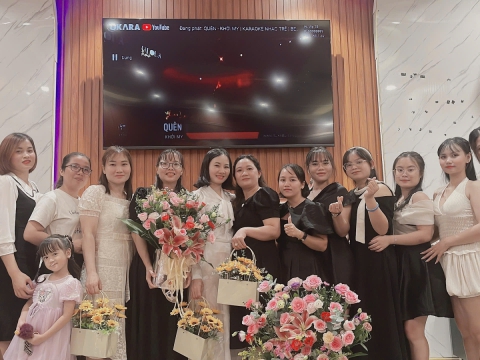 Mừng sinh nhật Giám đốc cùng các giáo viên sinh nhật quý IV