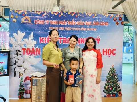 Thi định kỳ tại Thế Giới Ánh Dương