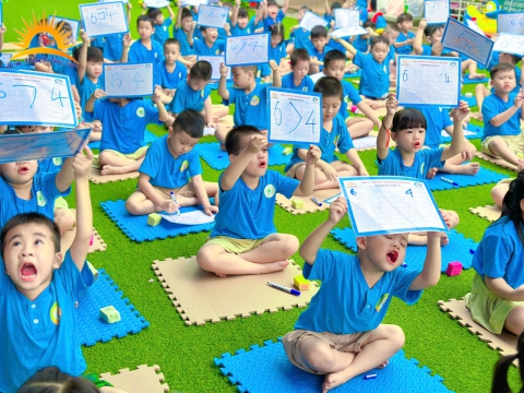 Thi định kỳ tại Ánh Dương Xanh 2