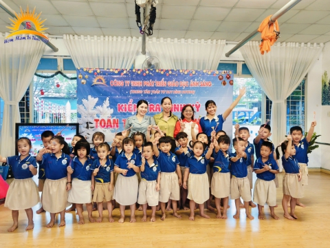 Thi định kỳ tại Thế Giới Ánh Dương