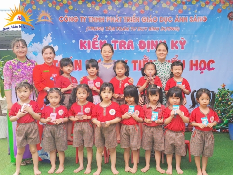 Thi định kỳ tại trường Mầm Non Hoa Nắng